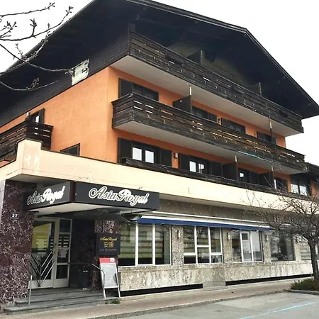 In Zell Am Near Целль-ам-Зеє