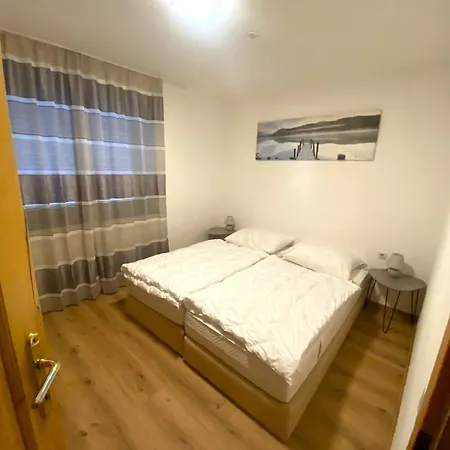 In Zell Am Near Целль-ам-Зеє